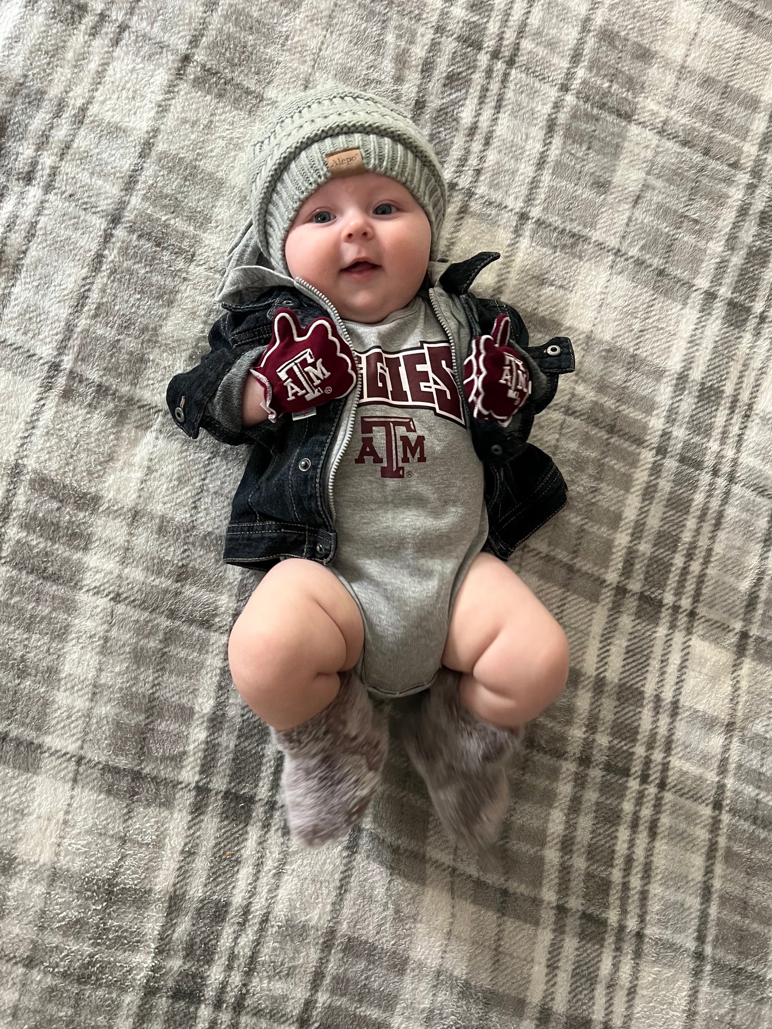 Texas A&M Gig 'Em Maroon Newborn Baby Mittens