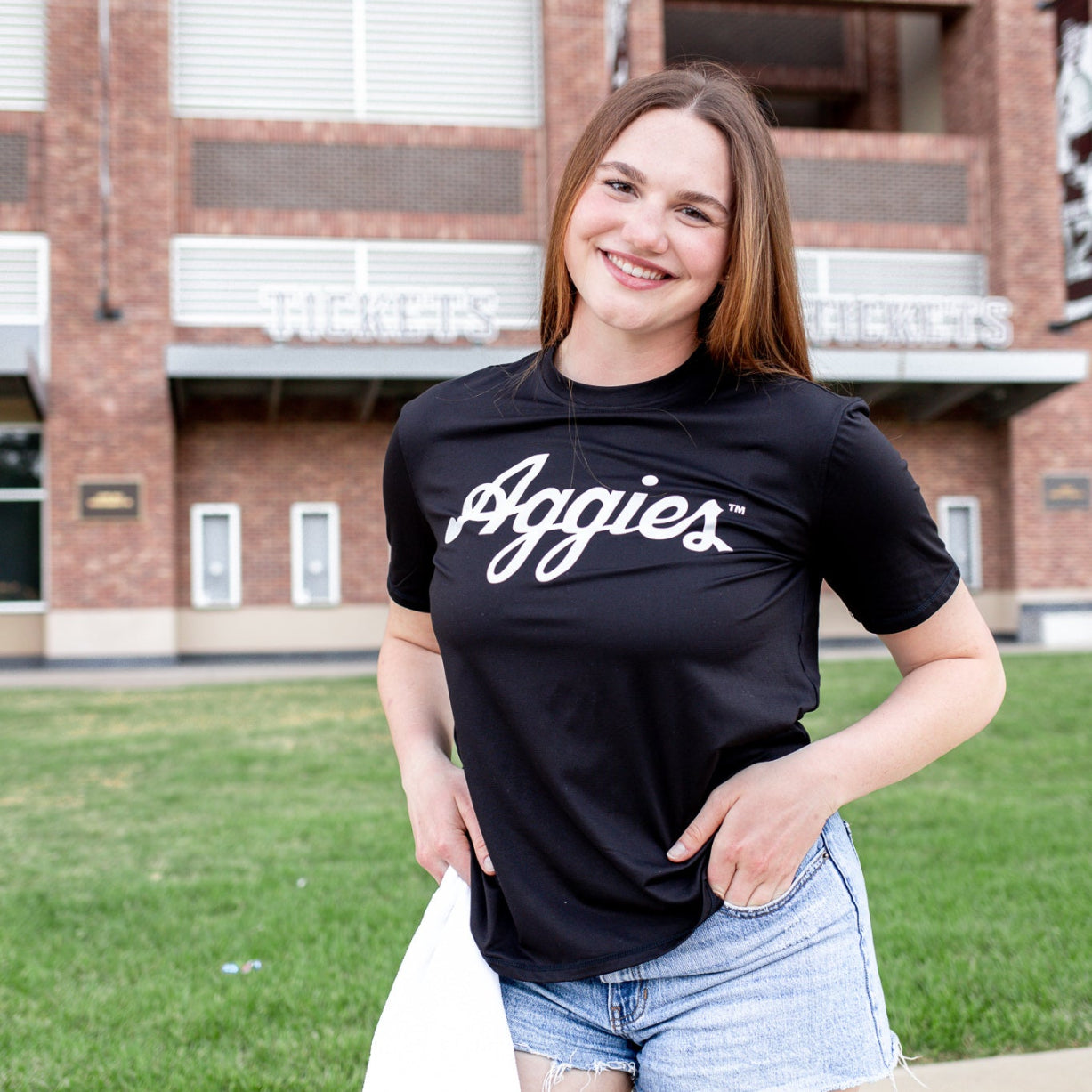 Script Aggies Collegiate Outfitters Black Tee